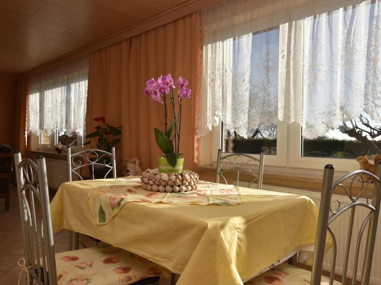 Spacious Apartment In Brusow With Garden Kropelin Luaran gambar