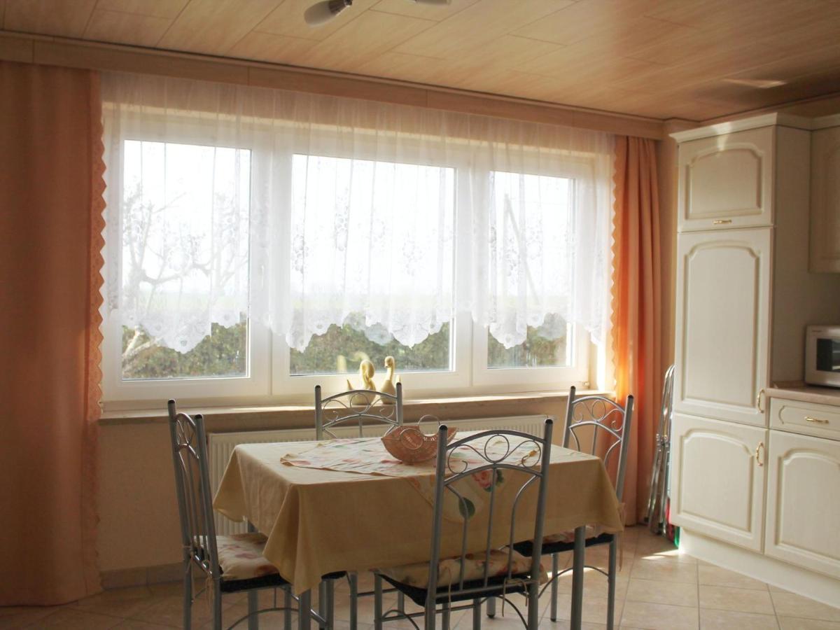 Spacious Apartment In Brusow With Garden Kropelin Luaran gambar